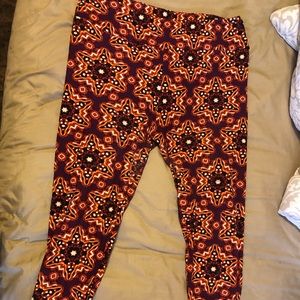 LuLaRoe High Waisted Pattern Leggings Tall &Curvy